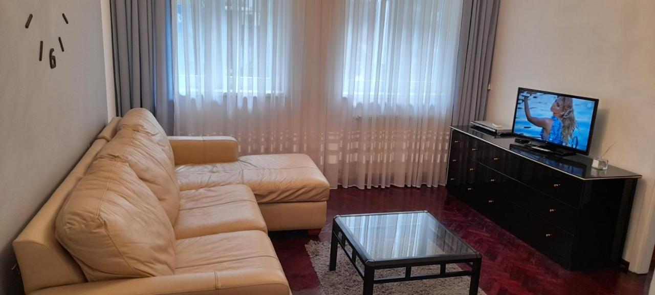 Apartment Dok Belgrad Exteriör bild